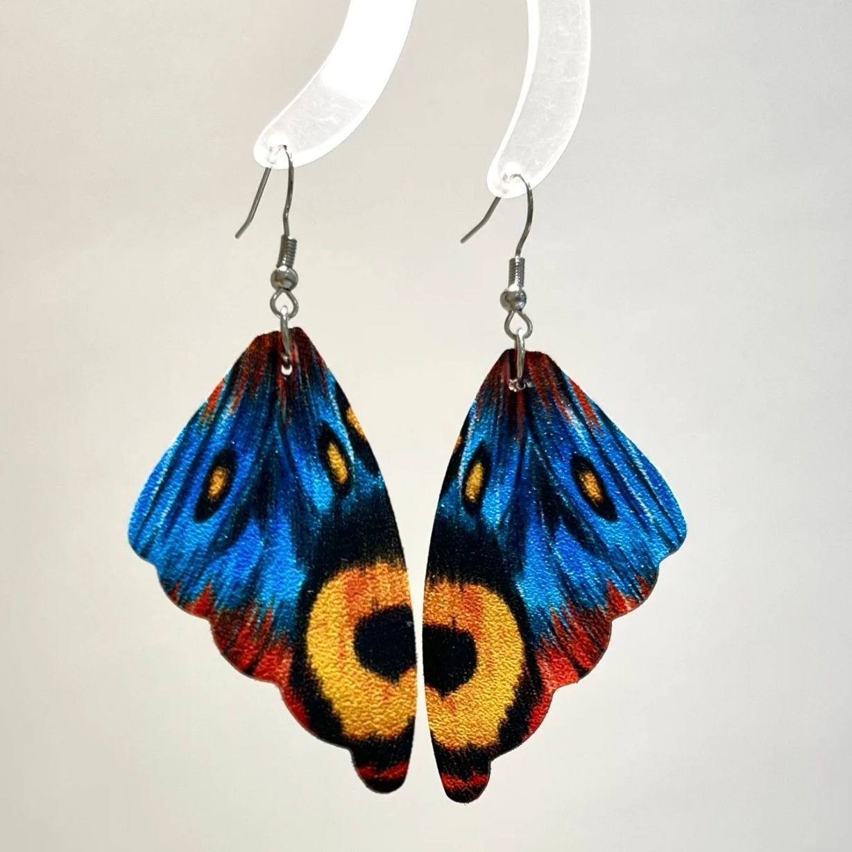 MZ-00789 Inciting Butterfly Wings Ear Hook