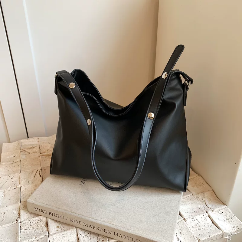 Summer shoulder bag, western style