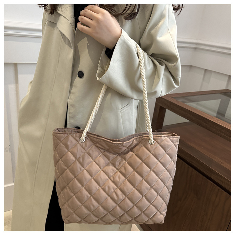 166g Weight Polyester Lining Material Sewing Thread Fashion Element Zipper Closure Type Double Shoulder Straps Strap Type Tote Bag Bags Type Casual, Daily, Shopping Occasion Nylon Material Solid Color, Lingge Pattern Autumn&Winter Season Women's Gender Classic Style Style Square Shape Women's Nylon Solid Color Lingge Classic Style Sewing Thread Square Zipper Tote Bag 10