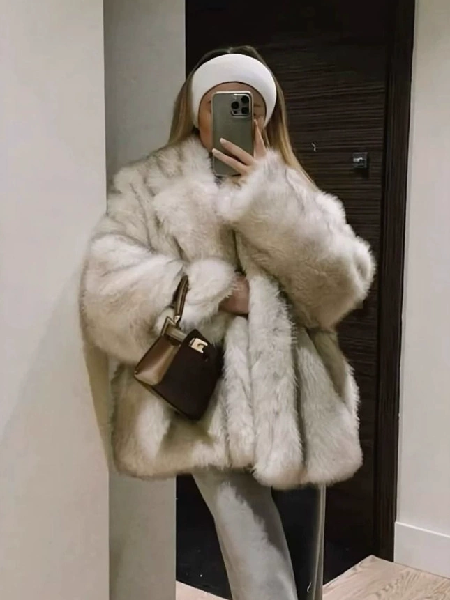 Куртка (Brand) бархатная европейского кроя, свободный крой, утеплённая