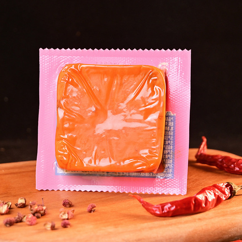 Authentic Chongqing hot pot base small pieces packed 50g Spicy small hot pot base cold pot skewers seasoning wholesale