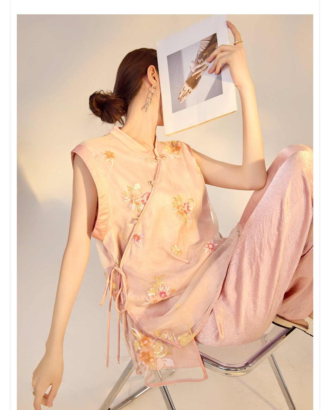 Áo vest lụa thêu hoa dành cho nữ — Màu hồng chi tiết 7