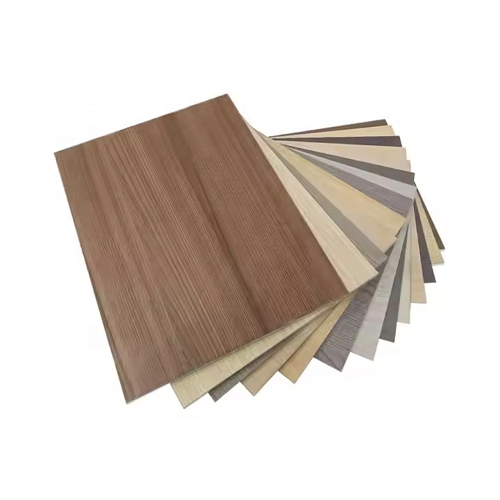 Fabricante de muebles de madera maciza de grado EO, tablero de núcleo de ropa, tablero de cama, madera contrachapada, encofrado de construcción, tablero multicapa, material de madera, tablero de madera