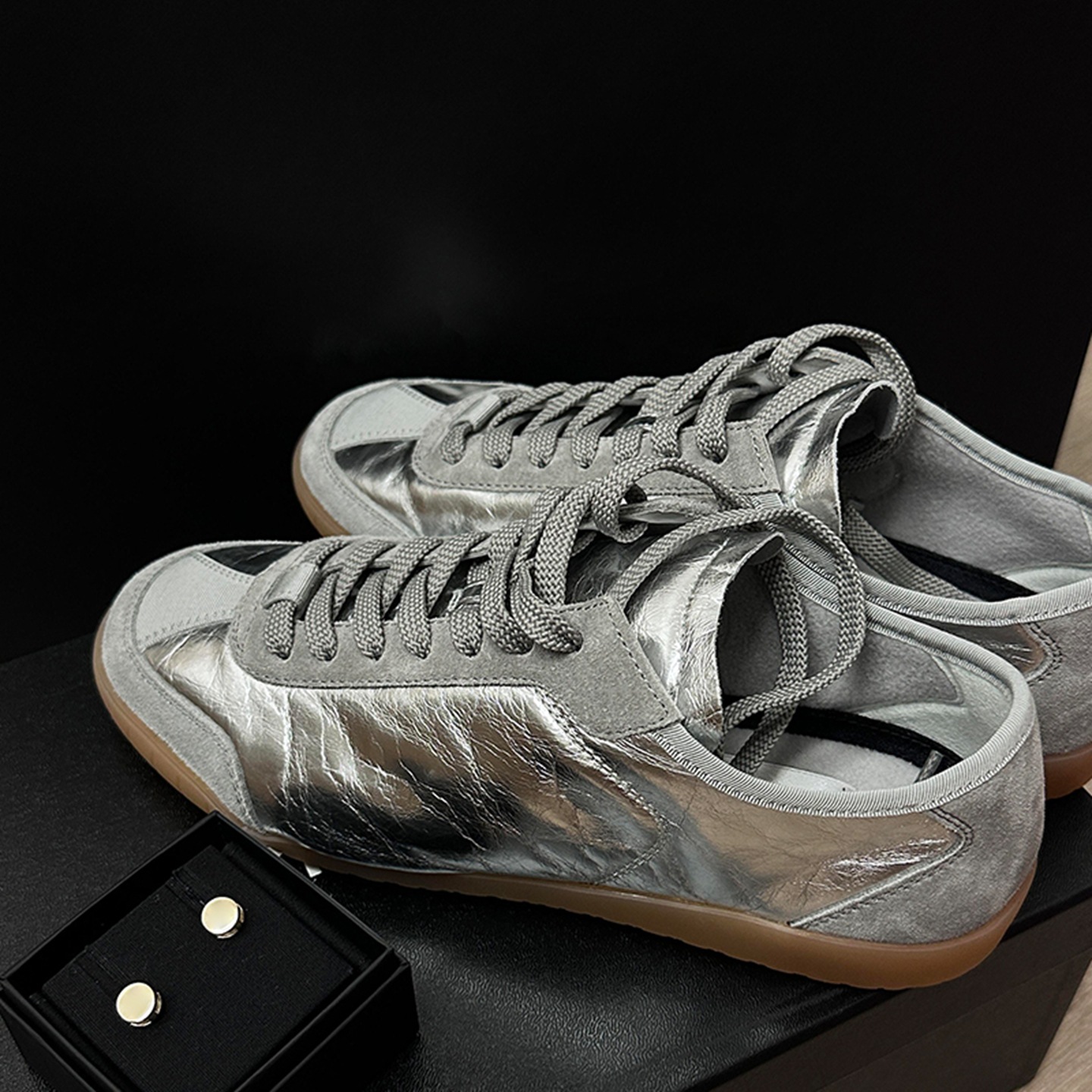 New Fashionable Versatile Small Fragrance Silver Training Shoes for Women Retro Casual Lace-Up Shoes Casual Sneakers Loafers