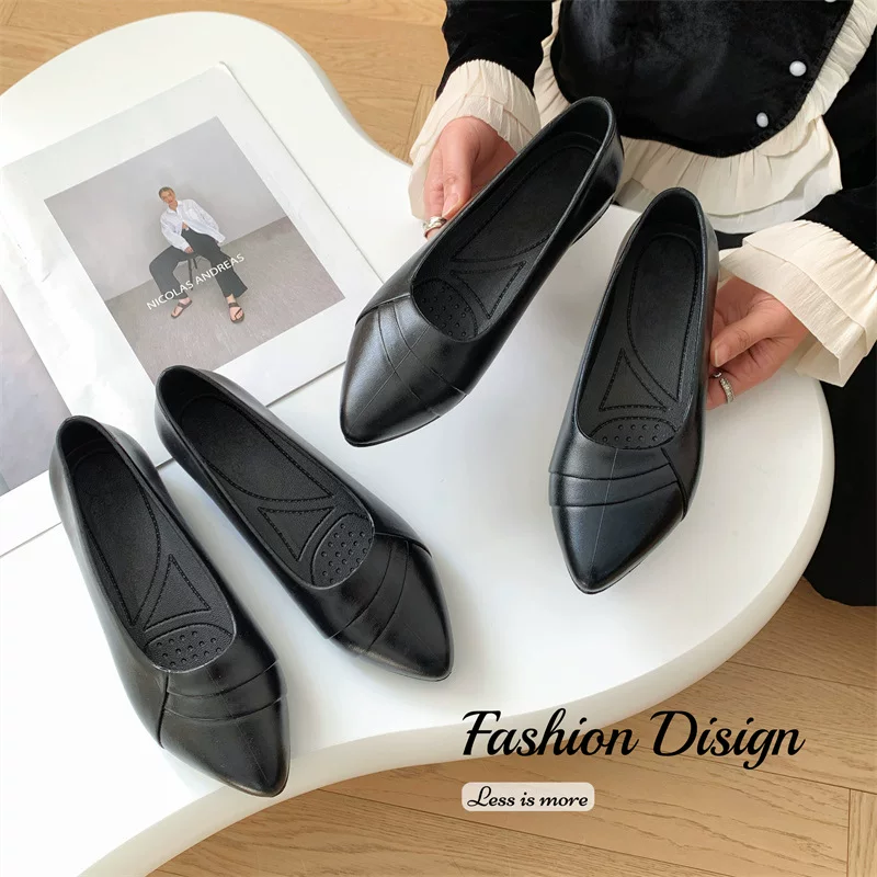 Элегантные кожаные туфли с острым носком - обувь в британском стиле, которая создает шикарный и неподвластный времени образ.