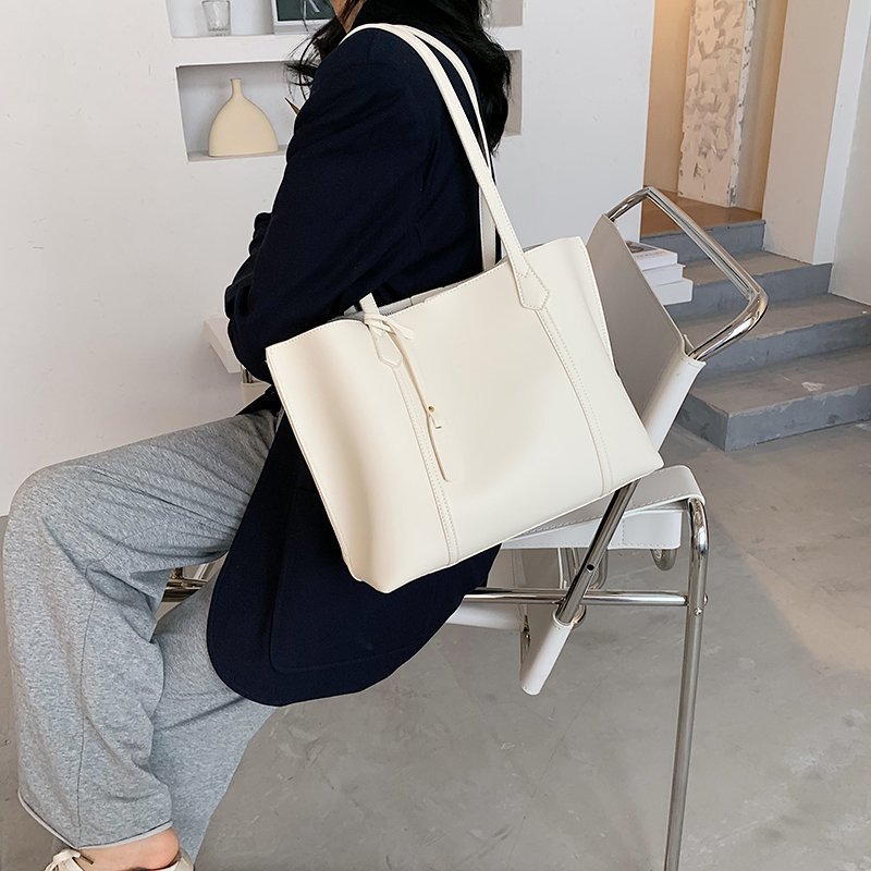 Bolso de gran capacidad mujer 2025 nuevo bolso de moda de alta gama bolso de hombro para viajar al trabajo con bolso portátil