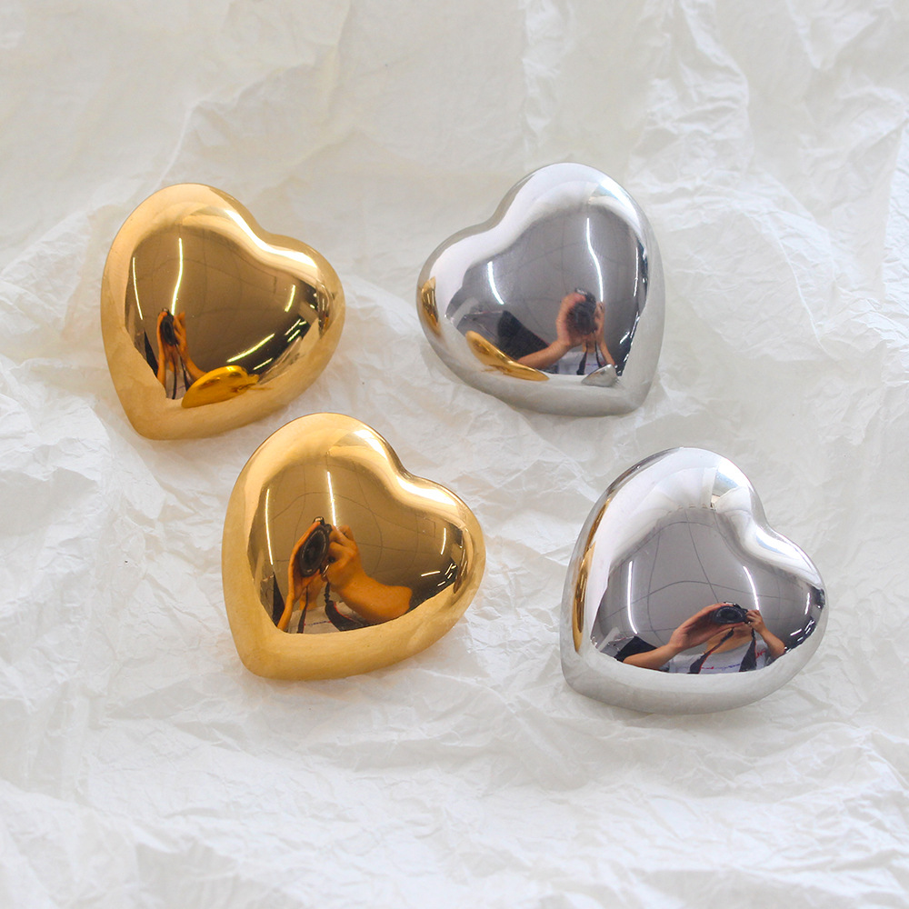 Holiday Occasion Titanium Steel Material Heart Shape Pattern 1 Pair Sweet Heart Shape Plating Titanium Steel Ear Studs