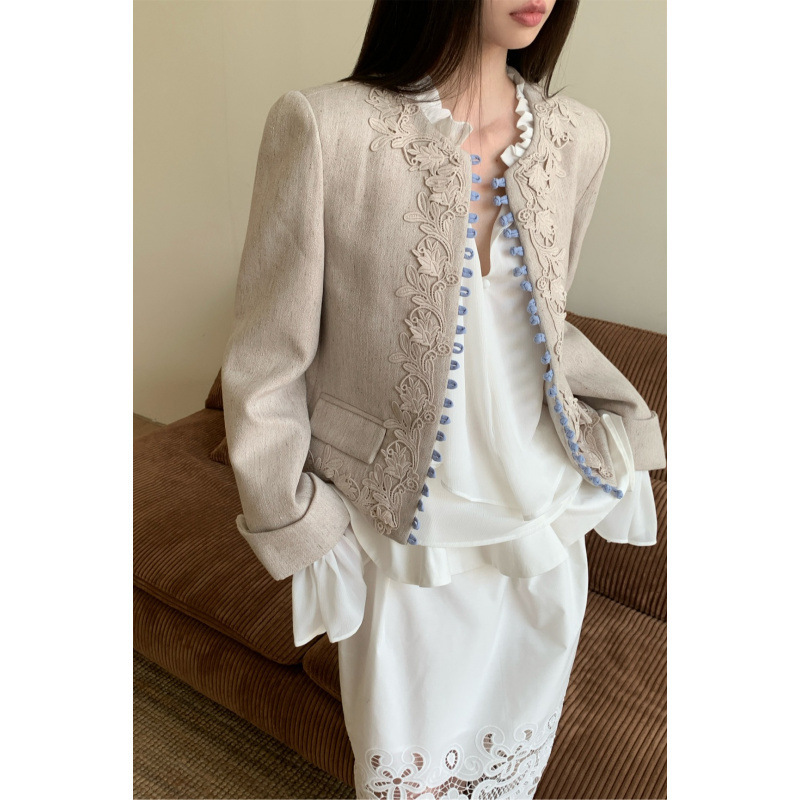Spring, Autumn and Winter Chinese Style Oatmeal Color French Retro Palace Cuffed Flying Sleeves Heavy Blue Buttoned Jacket Suit for Women