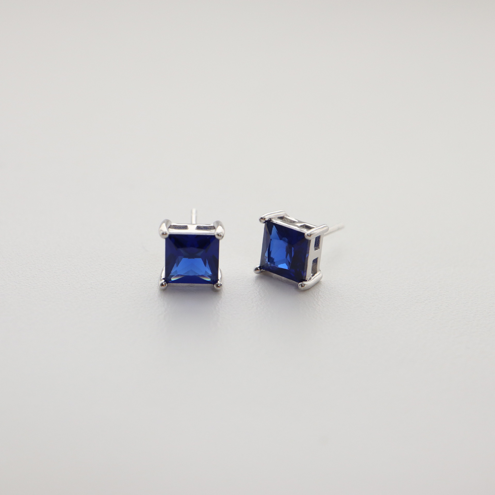 1g Weight 925 Sterling Silver Ear Needle Material Ear Studs Classification 1 Pair Quantity Holiday, Daily Occasion 925 Sterling Silver Material Geometric Pattern Unisex Gender Simple Style, Classic Style Style 1 Pair 925 Sterling Silver 925 Sterling Silver Earrings Geometric Ear Studs 12
