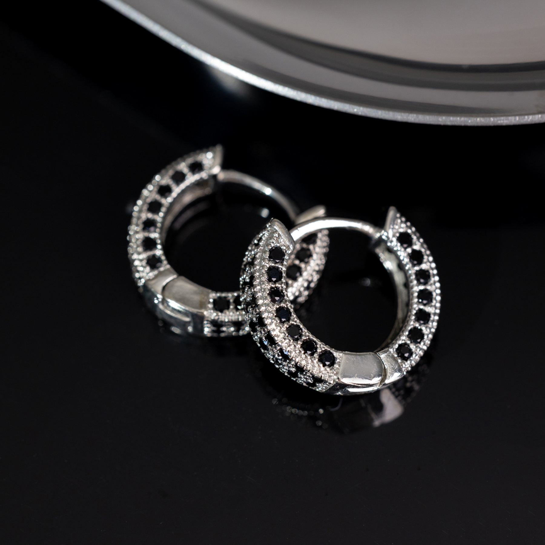 Pendientes populares transfronterizos HOOP con diamantes completos Pendientes clásicos de hip-hop europeos y americanos para hombres y mujeres, pendientes circulares universales personalizados para mujeres