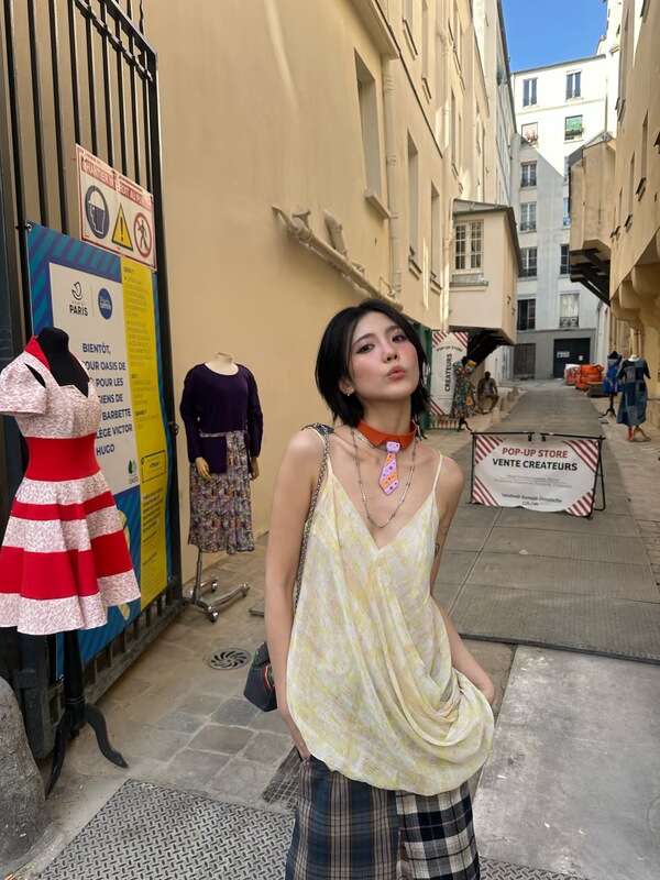 「100% レーヨン生地」ダイレクト インクジェット プリント Nanyou 婦人服卸売ホリデー スタイル ライトイエロー プリーツ花柄サスペンダー|undefined