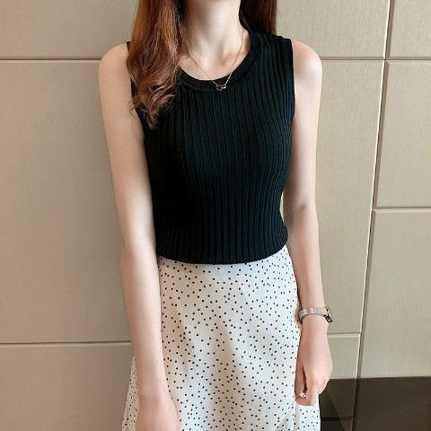 Women's new and uniquely designed sleeveless round neck tank top, perfect for spring and summer, concealing underarm fat, and worn as an outer layer.