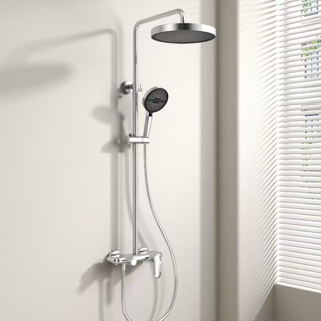 Juego de ducha de cobre con agua fría y caliente, presurizado, instalación oculta, color blanco crema y gris metalizado, minimalista, para baño de hotel y apartamento.