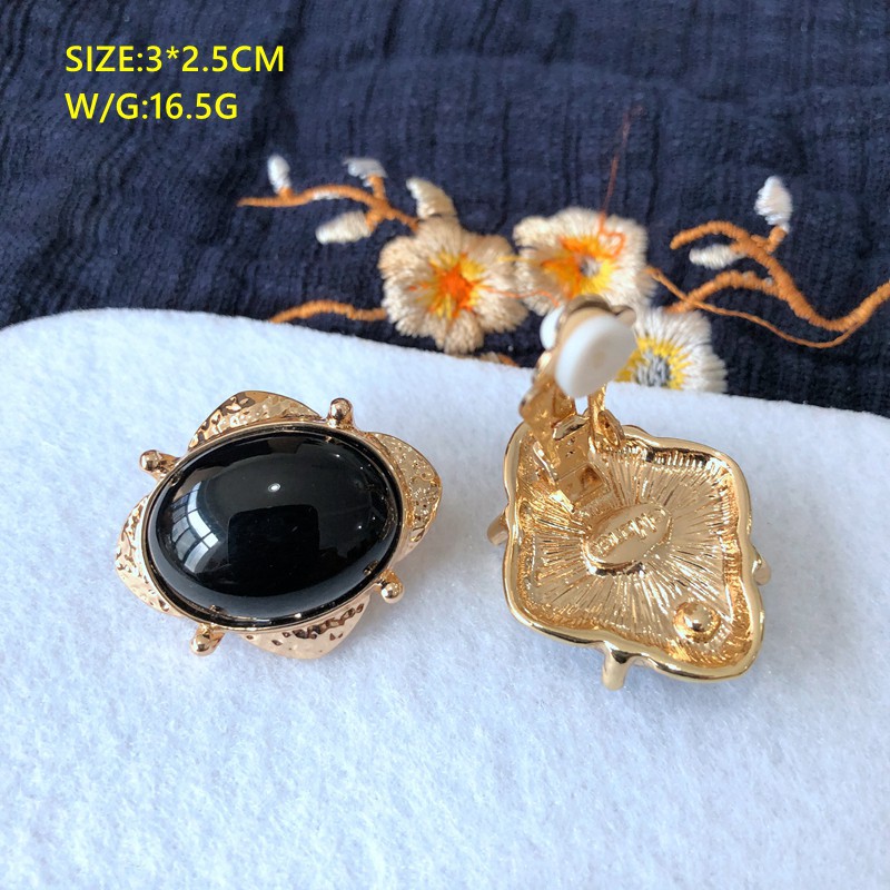 26g Weight No Inlaid Inlay Material Earrings, Ear Studs Classification Wedding, Travel Occasion Printing Pattern Women'S Gender Plating Design Fashion Style Grey, Red, Blue, Silver, Black Color Modern Re-engraved Medieval Silver Needle Stud Earrings Colored Gemstones Gray Color Shell Earrings 14