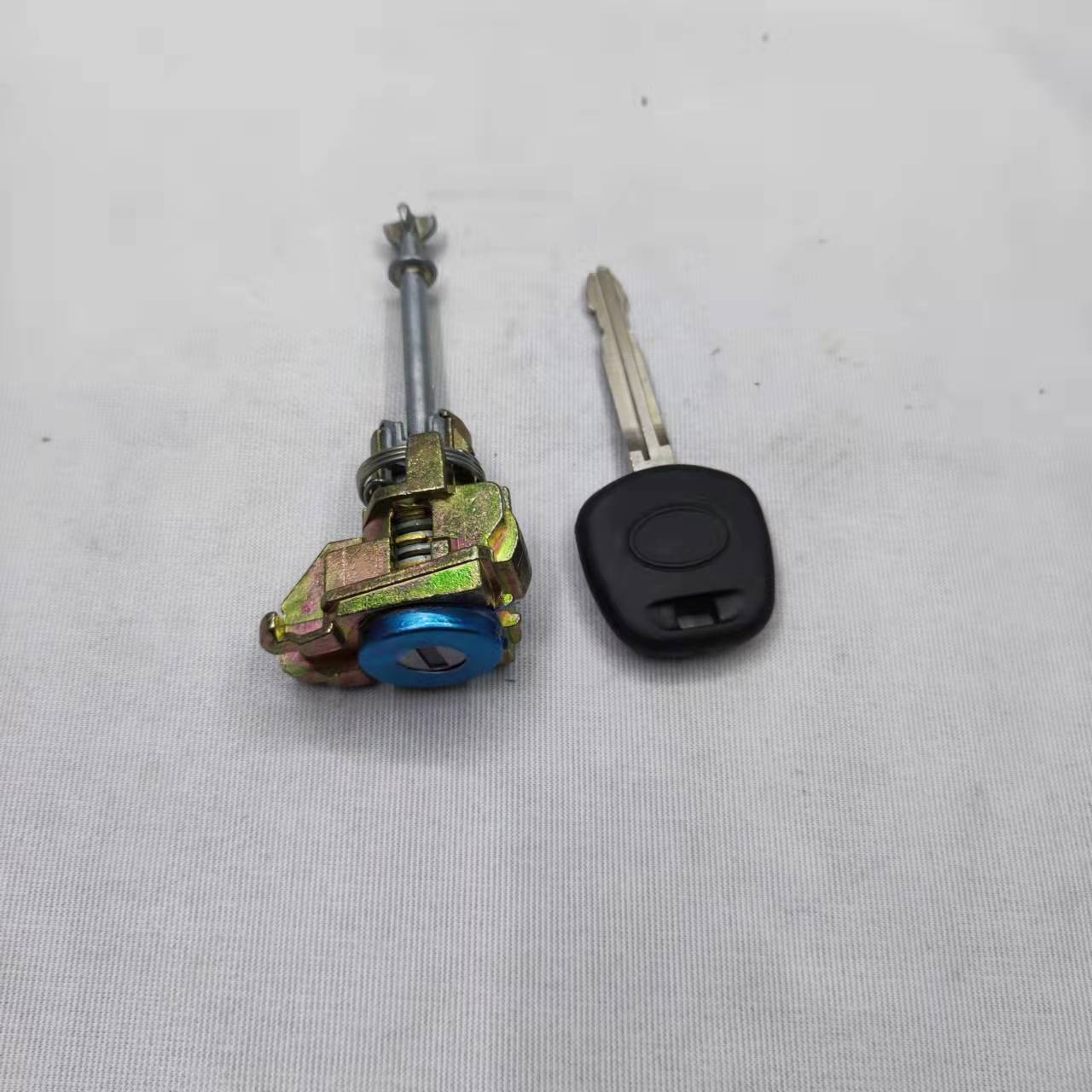 Adecuado para Toyota puerta cerradura cilindro Weichi puerta cerradura cilindro coche cerradura cilindro gran cantidad congusted