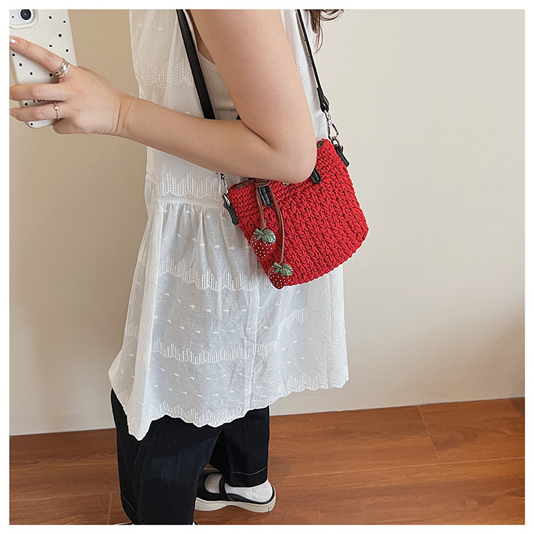Hand-woven straw bag for women's summer 2025 new style super popular crossbody bag Korean version beach vacation mobile phone bag undefined