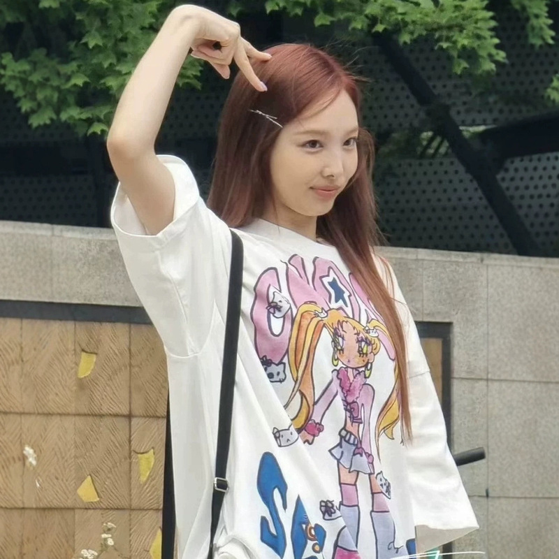 Korean Designer Ngc Graffiti Cartoon Beautiful Girl Mid-Length Oversize Style Short-Sleeved T-Shirt for Women Korean Designer Ngc Graffiti Cartoon Beautiful Girl Mid-Length Oversize Style Short-Sleeved T-Shirt for Women