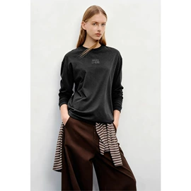 女式针织衫;女式衬衫;半身裙