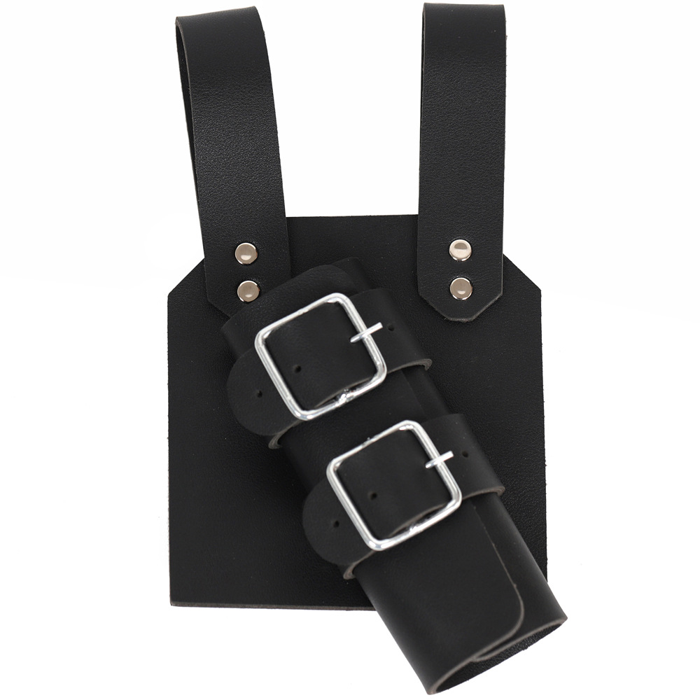 검은 오른손 넥타이 검