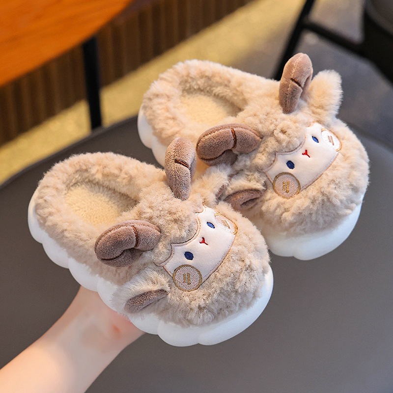2025 nuevo invierno zapatillas de algodón para niños niños niñas calentamiento de peluche para niños pequeños y medianos con una base gruesa de algodón anti-tesoro