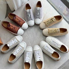 オリジナルの単一チャネル商品です！ヨーロッパとアメリカの高級本革スポーツシューズ、厚底キャンバスシューズ、カレッジスタイルのレースアップスニーカー