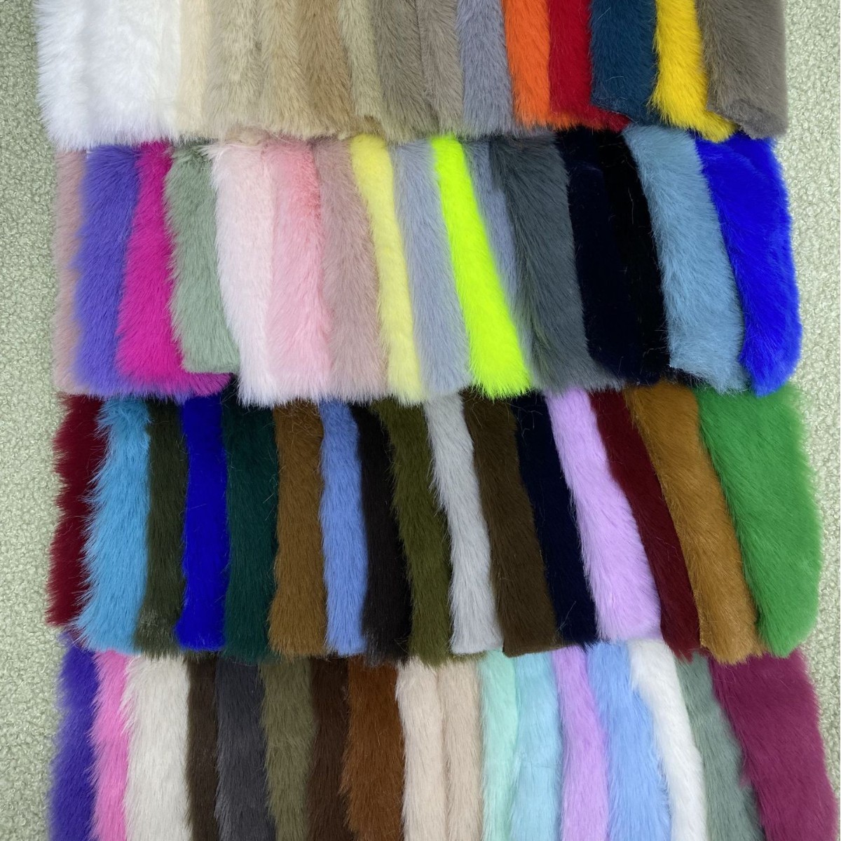 68 colores 2 cm de altura de cabello 1500 gramos de cabello de conejo cabello PVC cuello de peluche ropa de juguetes tela de peluche