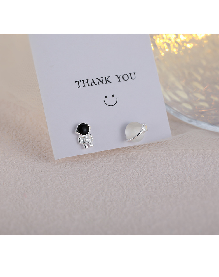 Astronaut Pattern Women'S Gender 1 Pair Simple Style Astronaut Plating Inlay Copper Opal Ear Studs