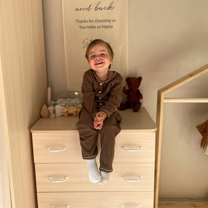 Versión coreana de pijamas para niños y niñas, traje de servicio a domicilio para bebés, cárdigan, chaqueta de manga larga, camisa de fondo para niños, ropa de otoño, pantalones largos
