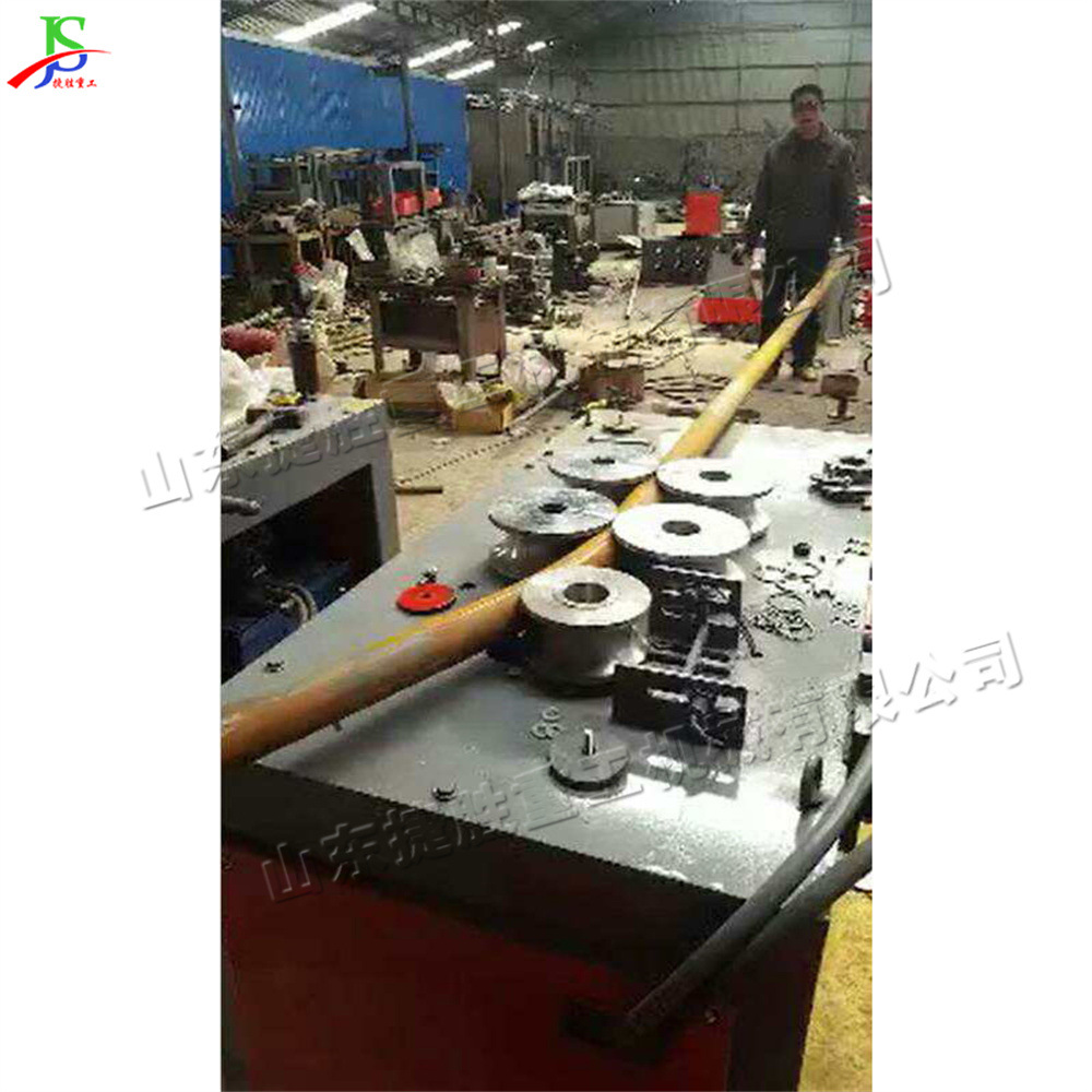 Dobladora de plataforma automática Dobladora de tubo de invernadero hidráulica eléctrica Dobladora de arco de plataforma de tubería de acero de escritorio pequeña