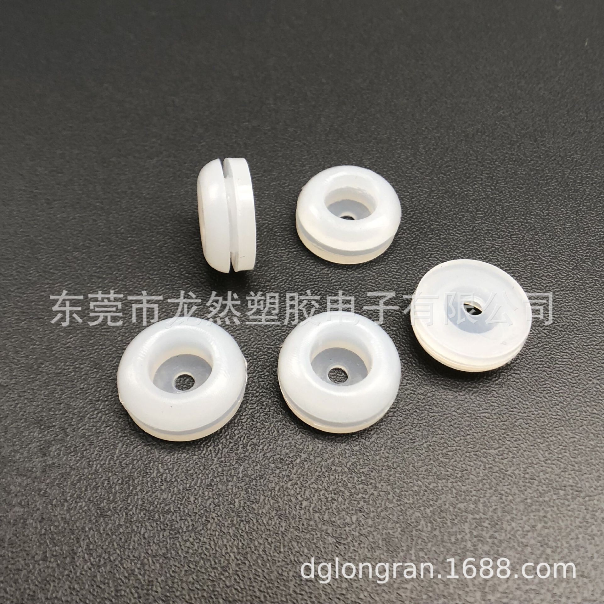 厂家直销13*5mm硅胶密封塞板孔8mm灯饰出线防尘塞带膜护线孔塞