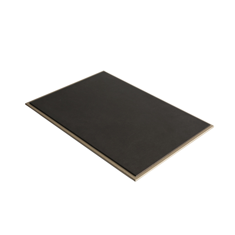 Modelo de alta gama para hombres vestuario accesorios accesorios de ropa caqui exquisitos decoraciones de ropa suave retro viento silencioso