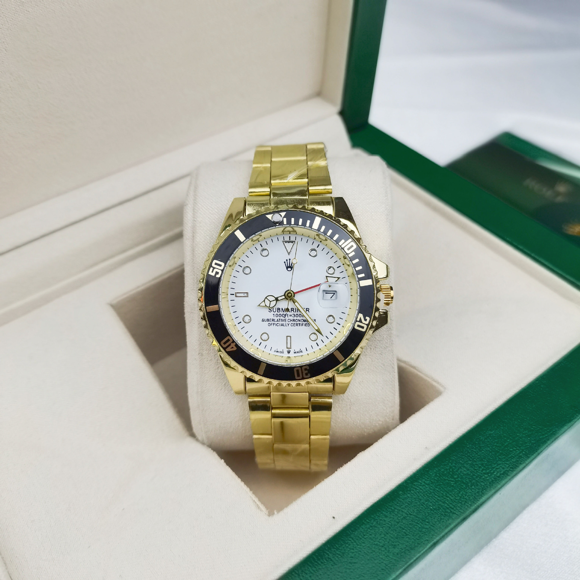 Four-needle water ghost, three golden black circles and white-faced water ghost