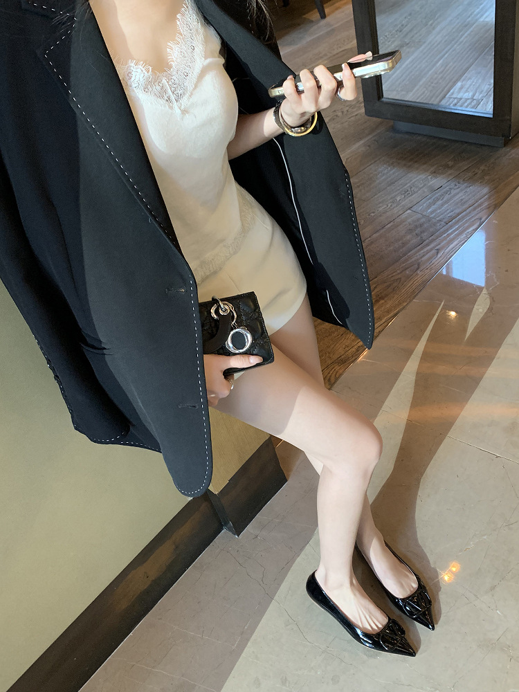 Piel de oveja ~ la uva madre con una mirada emotiva botas punzantes de estilo V botón de viaje zapatos de mujer zapatos planos