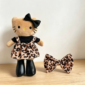 Подвеска Hello Kitty в леопардовом платье с бантом мягкая игрушка