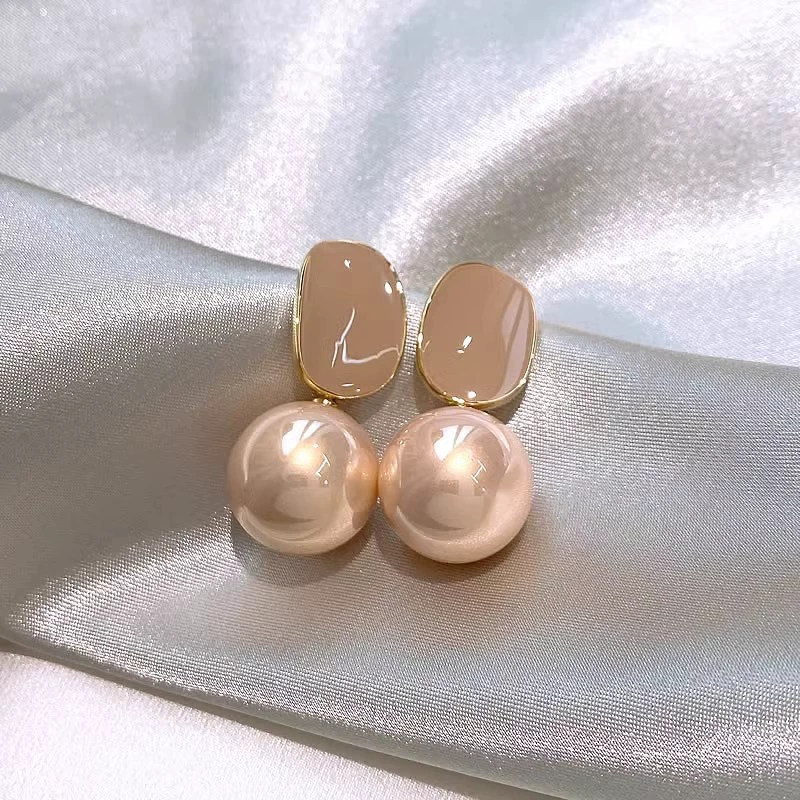 Retro Pearl Earrings, 925 Silver Needle, Light Luxury Style, Multiple Sizes