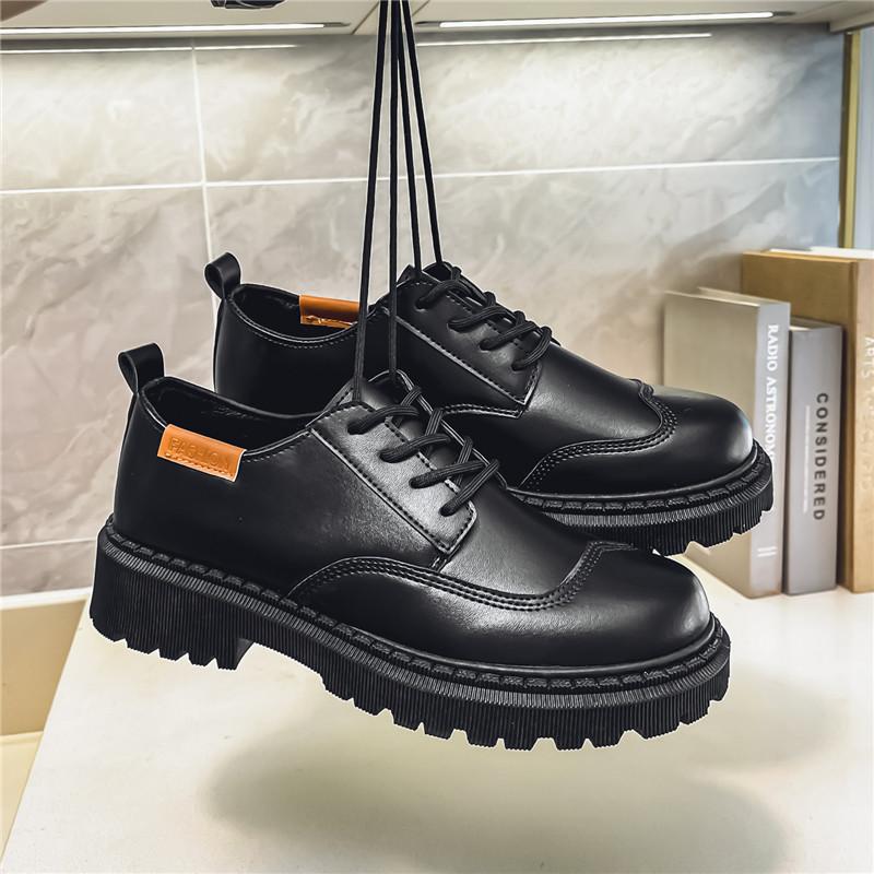 Zapatos de cuero de negocios de otoño nuevos vestidos británicos con suela gruesa aumentada, zapatos casuales negros simples para hombres