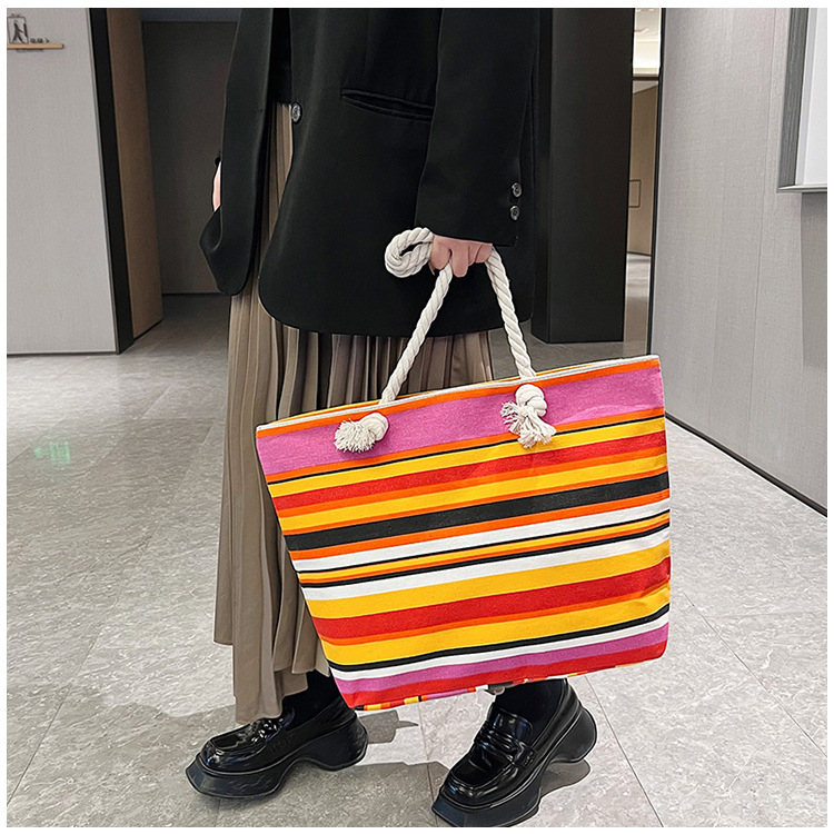 Women's Medium Canvas Geometric Stripe Streetwear Sewing Thread Square Zipper Tote Bag display picture 10