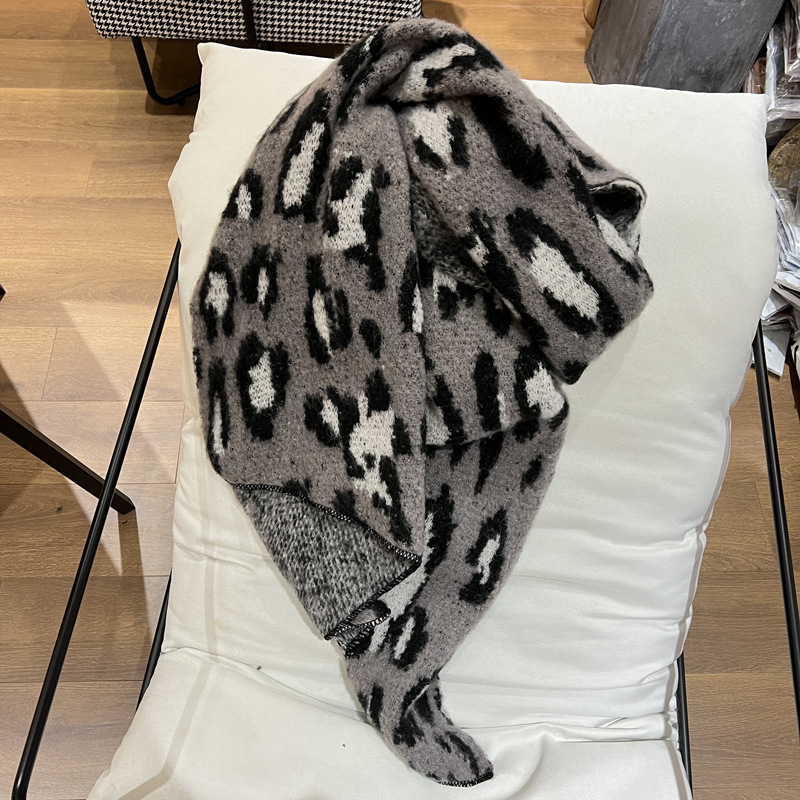 Bufanda cálida versátil con estampado de cachemira de imitación gruesa y nueva versión coreana de otoño e invierno para mujer de leopardo_voghion.com
