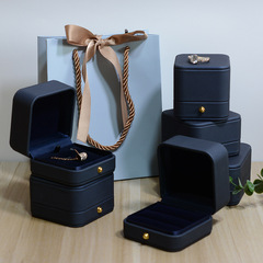 ライト高級グレーブルージュエリーボックス PU レザー結婚指輪ボックスブレスレットネックレスペンダントギフト空箱