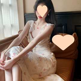 纯洁茉莉清冷氛围感仙美温柔优雅修身雪纺碎花连衣裙长裙