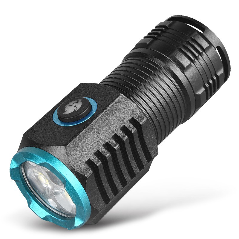 Transfronterizo mini luz de bolsillo brillante viaje nocturno al aire libre recargable 18650 batería de litio 3 ojos pequeña linterna