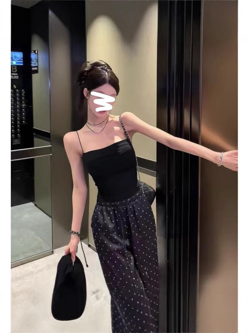 ギャルのセクシーなシワのサスペンダーの小さいベストの女性のアメリカ式の甘くて辛い風の修身はやせています。