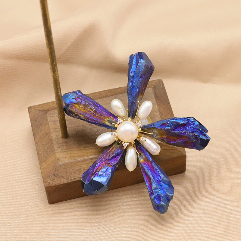Broche de perlas naturales con borlas de bambú marino y flores, moda de alta gama, redondo y exquisito, broche de perlas estilo Chanel de alta calidad para mujer.
