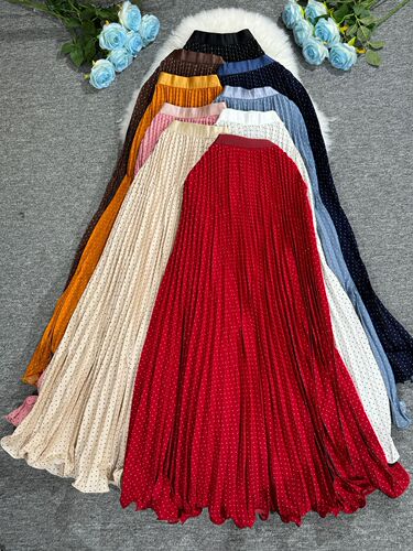 Classic and Versatile High-Waist Slimming Wave Edge A-Line Long Skirt for Women with Pleated Hem and Button Detail