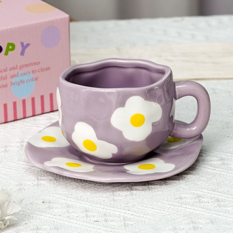 Hermoso conjunto de tazas de café y platos Regalos comerciales Irregulares tazas de desayuno transfronterizas de cerámica Pastoral pintada a mano esmaltada