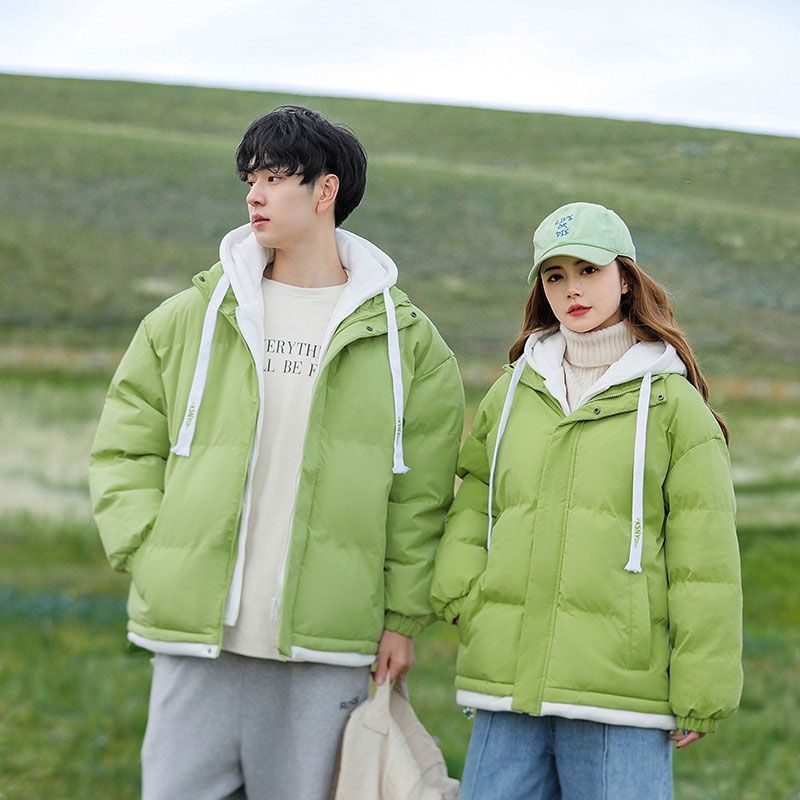 Abrigo acolchado de algodón para hombres invierno 2023 nuevo abrigo de pan con capucha de color sólido suelta pareja de moda falso Abrigo acolchado de algodón de dos piezas