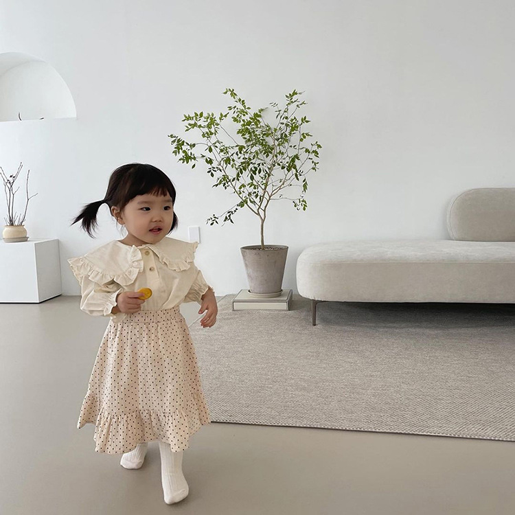 Camisa de solapa grande estilo coreano para niñas, primavera 2024, blusa infantil de manga larga con gran ribete de encaje, nueva camisa para niñas.