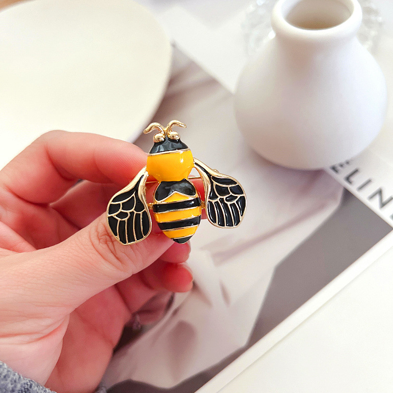 18g Weight Casual Retro Pin Alloy Enamel Plating Women'S Brooches
