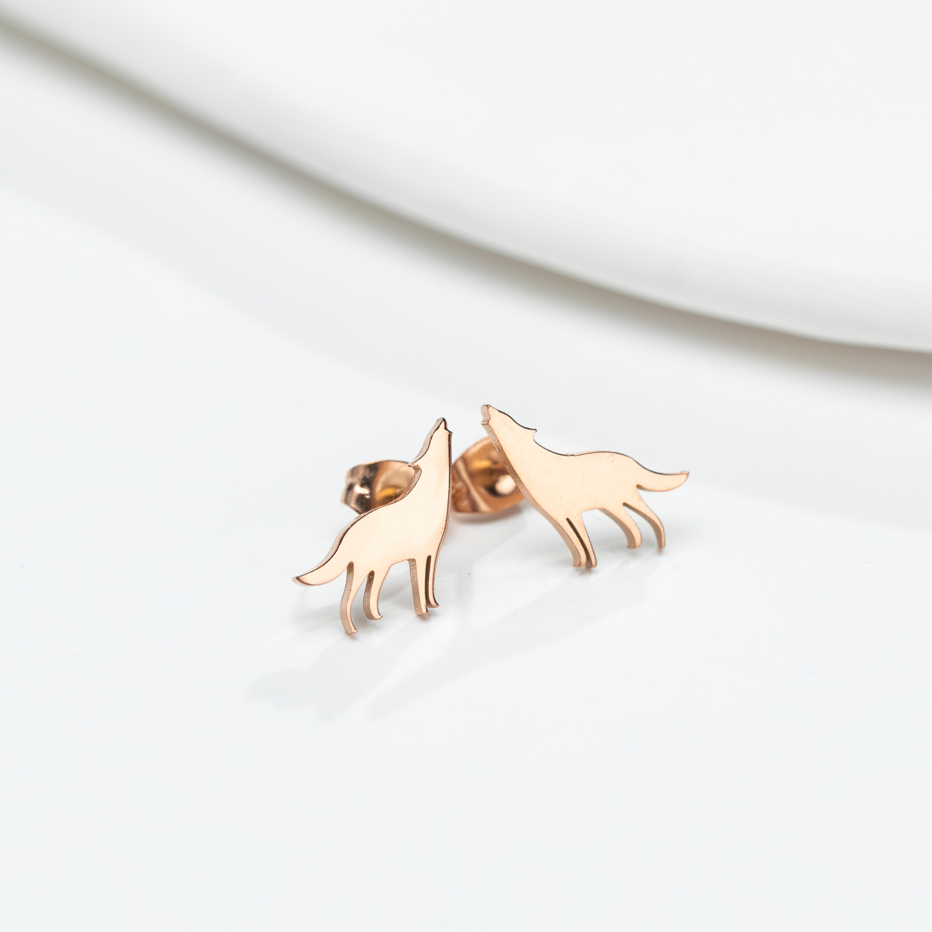Cute Wolf Titanium Steel Ear Studs Plating No Inlaid Stainless Steel Earrings display picture 3