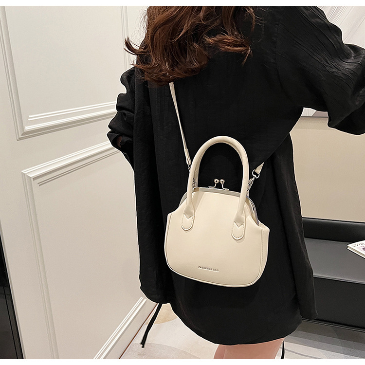 Women's Medium Pu Leather Solid Color Vintage Style Classic Style Buckle Dome Bag display picture 11
